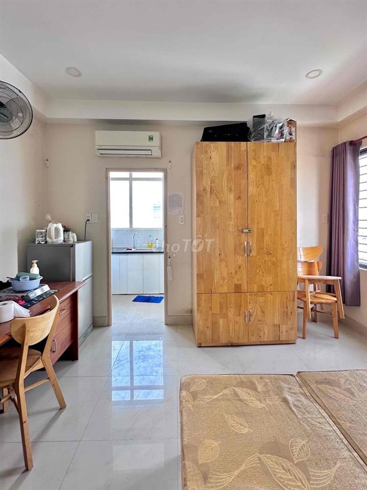 1PN Tách Bếp thang máy 🏡Nhiều cửa sổ+Ban Công📍ngay Nguyễn Tất Thành