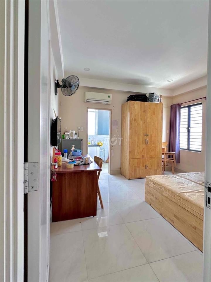 1PN Tách Bếp thang máy 🏡Nhiều cửa sổ+Ban Công📍ngay Nguyễn Tất Thành