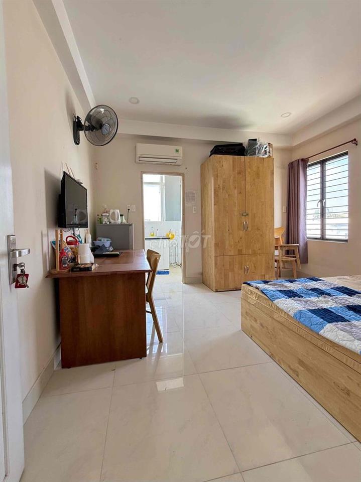 1PN Tách Bếp thang máy 🏡Nhiều cửa sổ+Ban Công📍ngay Nguyễn Tất Thành
