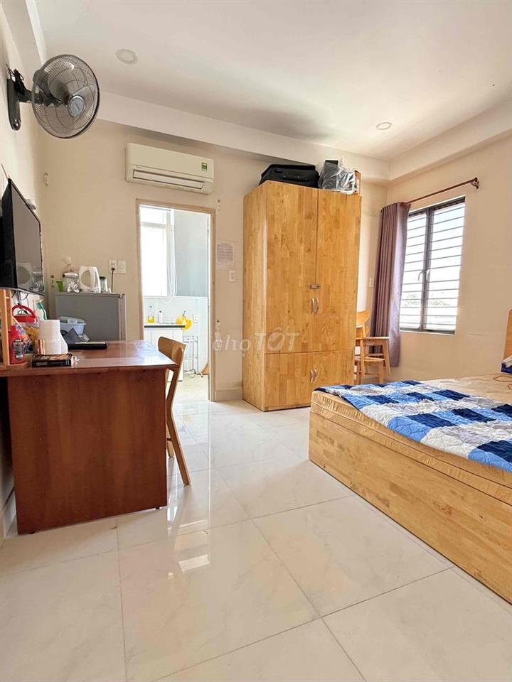 1PN Tách Bếp thang máy 🏡Nhiều cửa sổ+Ban Công📍ngay Nguyễn Tất Thành