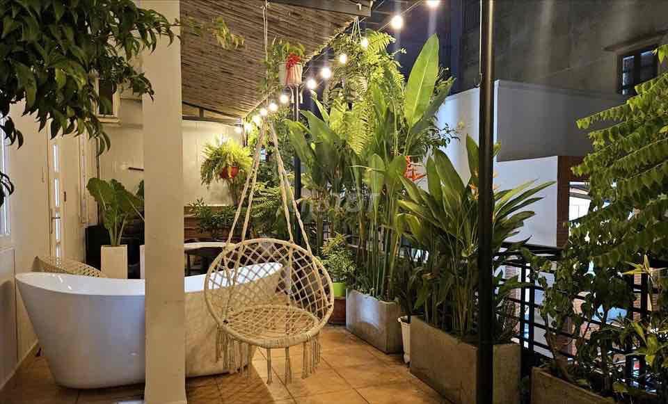 2PN ngay Nguyễn Văn Trỗi - bãi xe rộng - máy giặt riêng - khu nhà giau