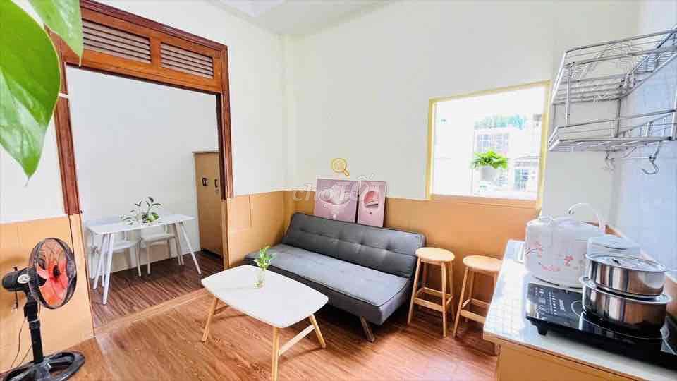 1PN cửa sổ lớn ngay Phan Đăng Lưu + trung tâm Sài Gòn