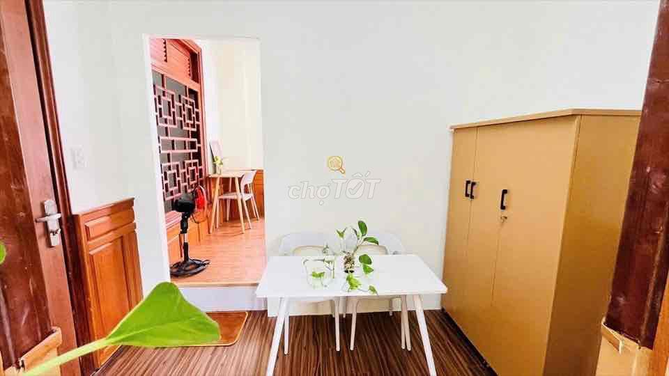 1PN cửa sổ lớn ngay Phan Đăng Lưu + trung tâm Sài Gòn