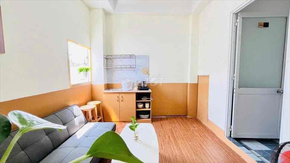 1PN cửa sổ lớn ngay Phan Đăng Lưu + trung tâm Sài Gòn