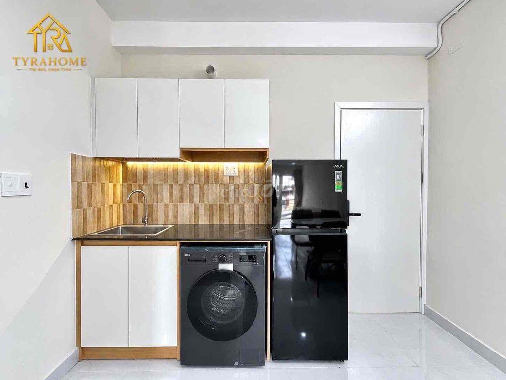 1PN ngay Huỳnh Văn Bánh gần ngã 4 Phú Nhuận, bancong lớn, sofa lớn