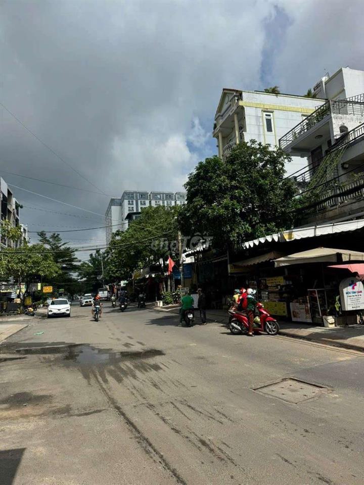 Nhà mặt tiền đường số Phạm Văn Chiêu đi vào dt 4x9m đúc lững 