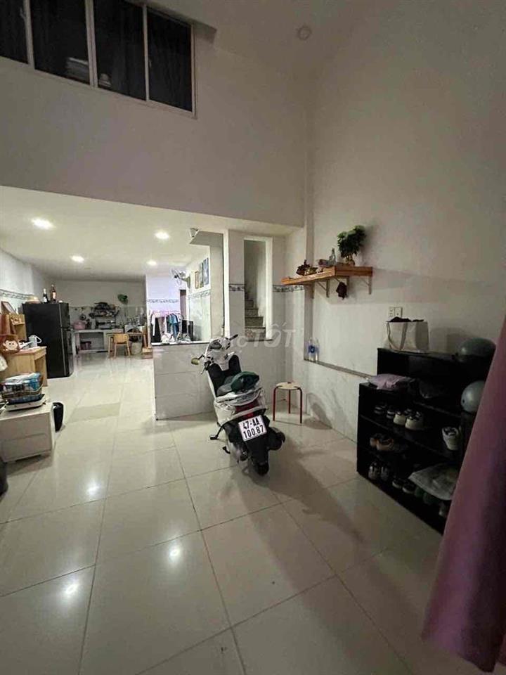 nhà nguyên căn 2 tầng hẻm 116 Thiên Phước, cách ĐH Bách Khoa 700m