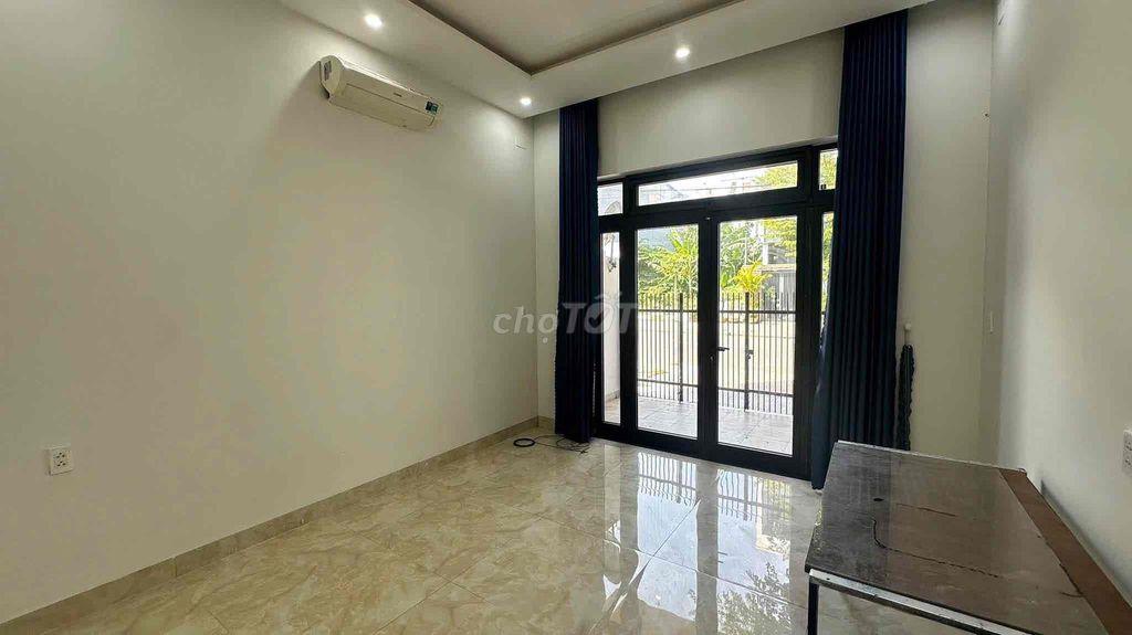 🔥 CHỦ NGỘP – HẠ GIÁ CÒN 10,7 TỶ – BÁN NHANH NHÀ LÔ GÓC NAM HÒA XUÂN! 🔥