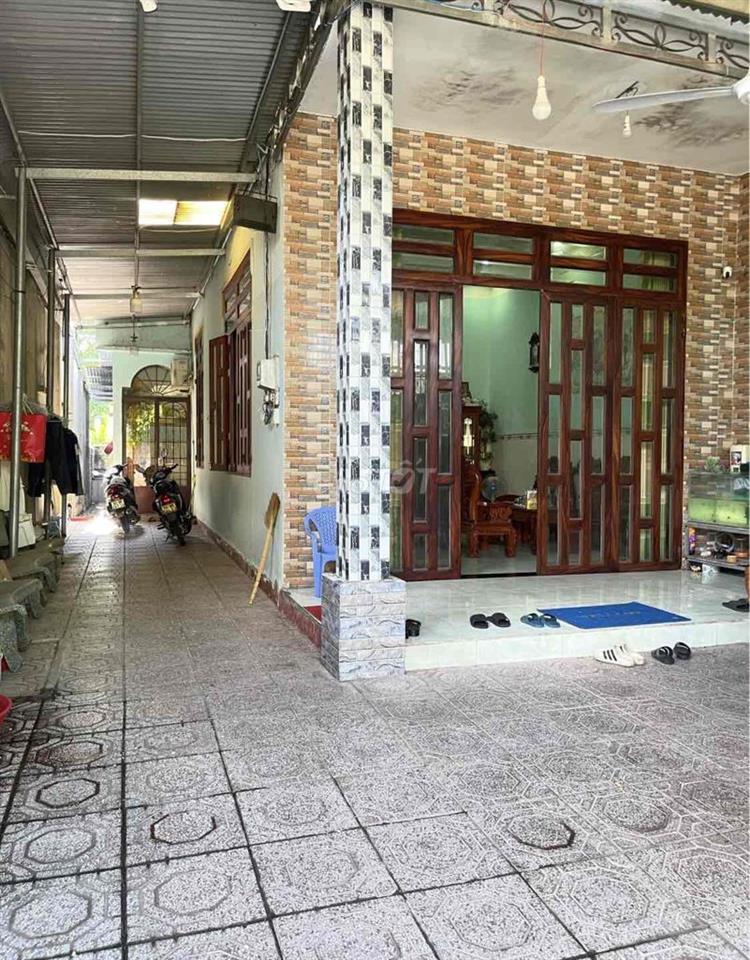 nhà mặt tiền trung tâm xã trảng bom