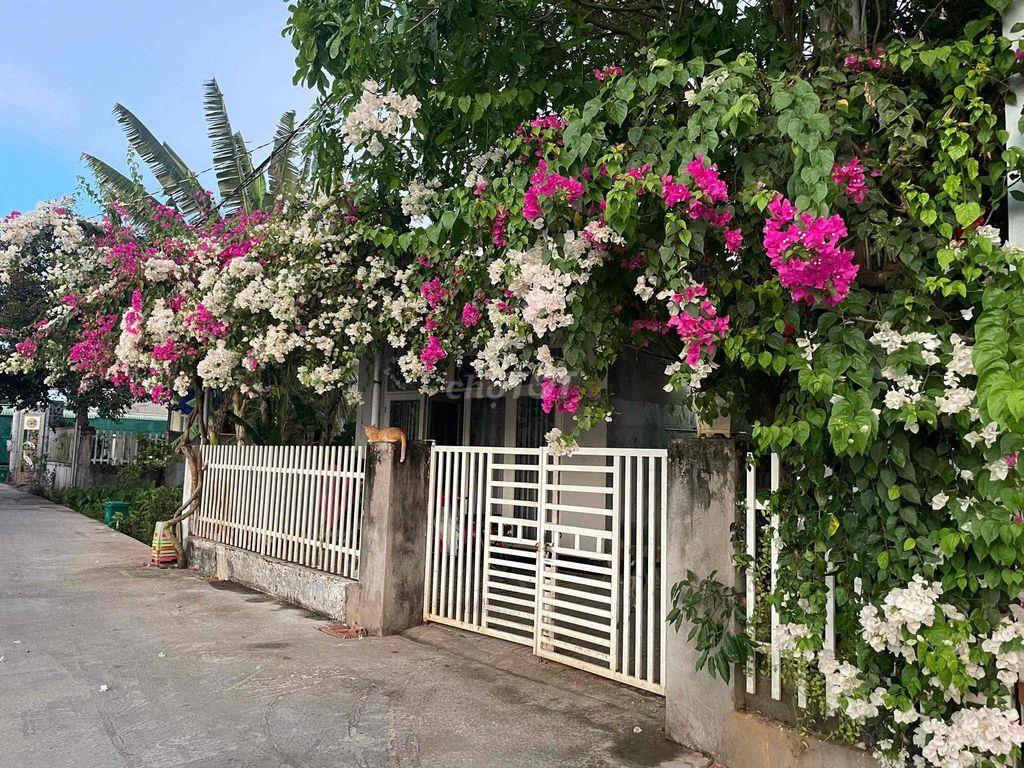 cần bán nhà