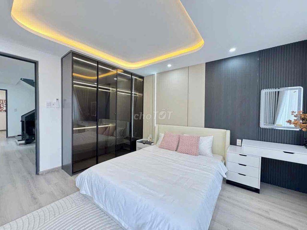 Cho thuê nhà 3 tầng Full nội thất kiệt 4m Hoàng Diệu, Trung tâm Tp ĐN