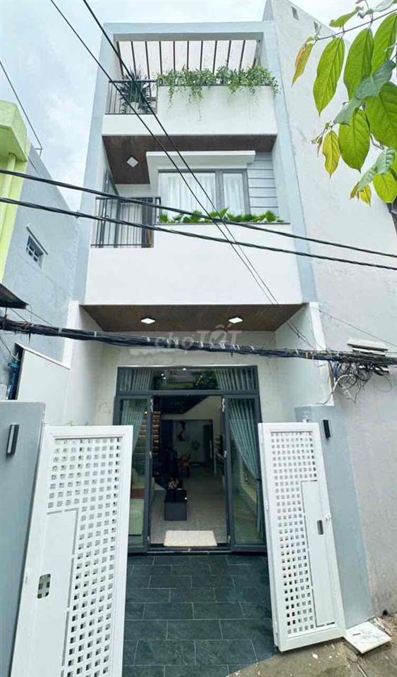 Cho thuê nhà 3 tầng Full nội thất kiệt 4m Hoàng Diệu, Trung tâm Tp ĐN
