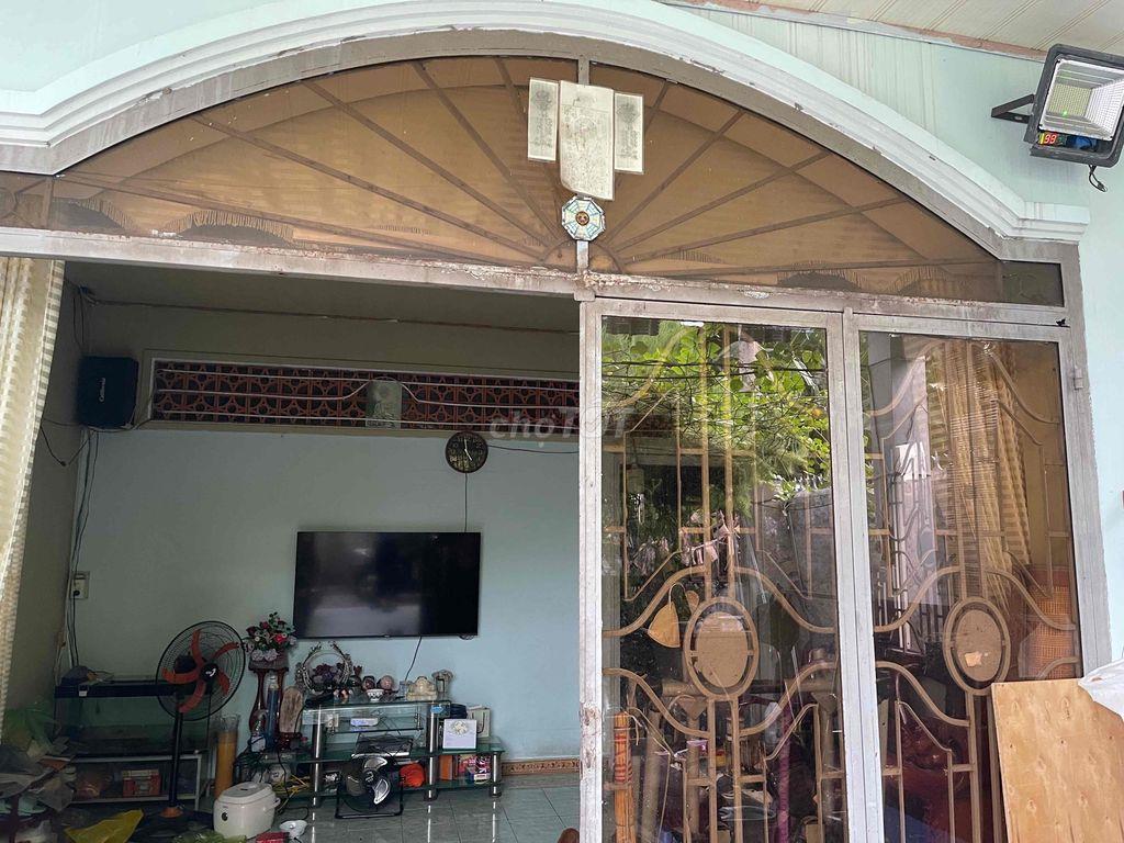 nhà cấp 4- đất 121 m thỏi cư 100%