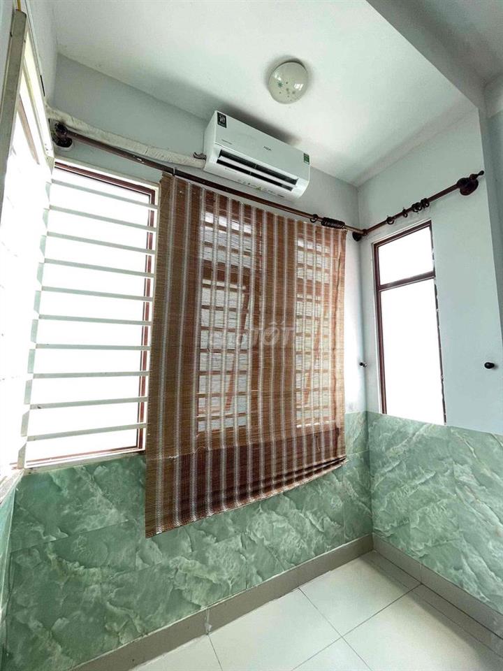 2 phòng ngủ 7tr5  sẵn 2 máy lạnh, ban công cửa sổ thoáng, mỗi phòng
