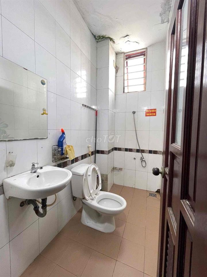 2 phòng ngủ 7tr5  sẵn 2 máy lạnh, ban công cửa sổ thoáng, mỗi phòng