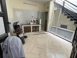 cho thuê phòng dạng nhà nguyên căn 1 trệt - 1 lầu - 2 phòng ngủ 2 WC