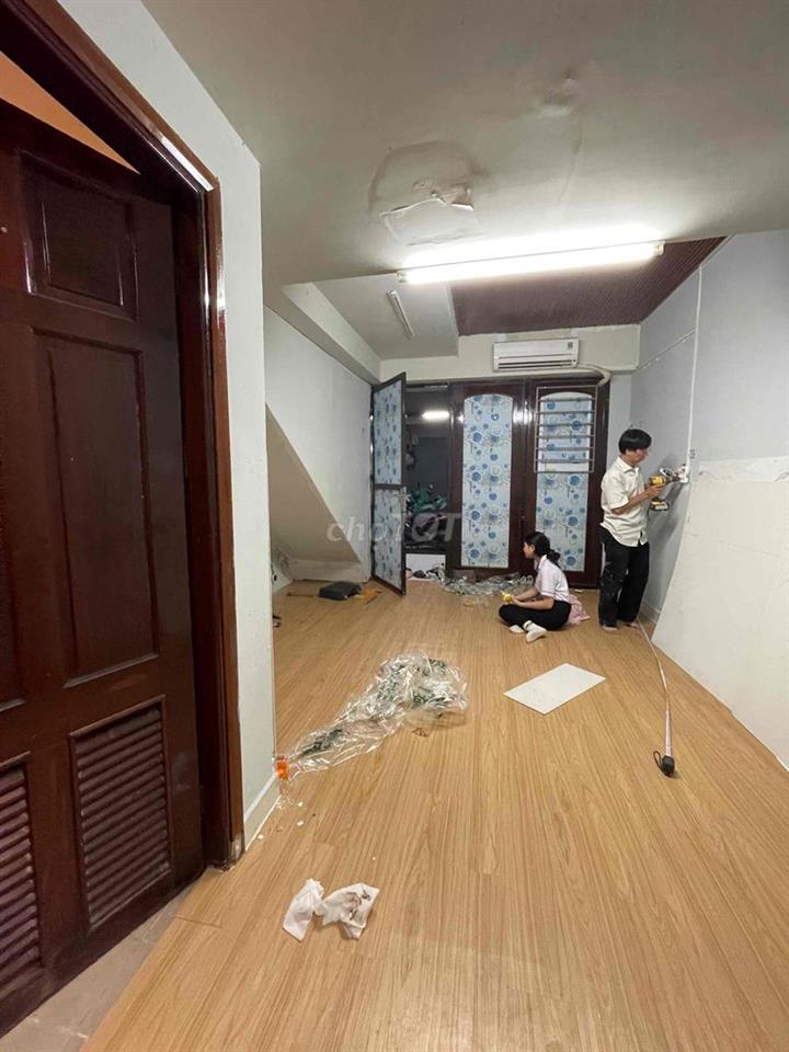 phòng cho thuê ở trệt chỉ tính điện, nước + tách bếp phù hợp ở 3 người