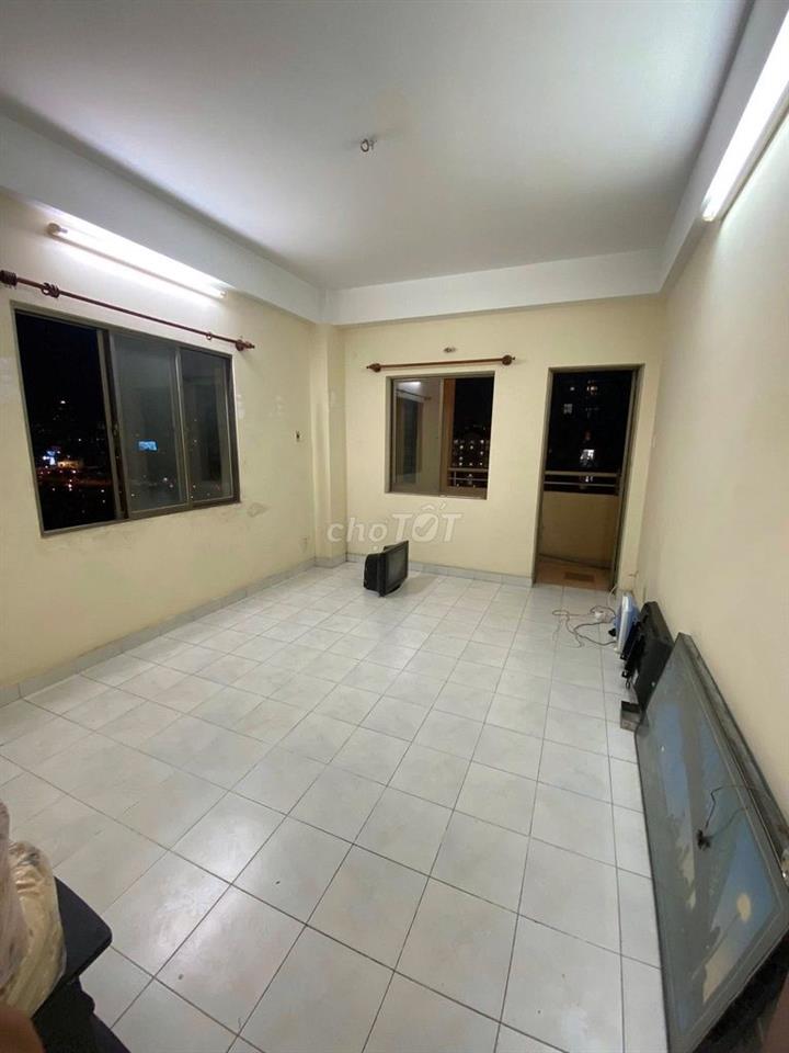 Chung cư 590- CMT8-P.Nhiêu Lộc:80m2,2p ngủ, không NT giá 11tr/th