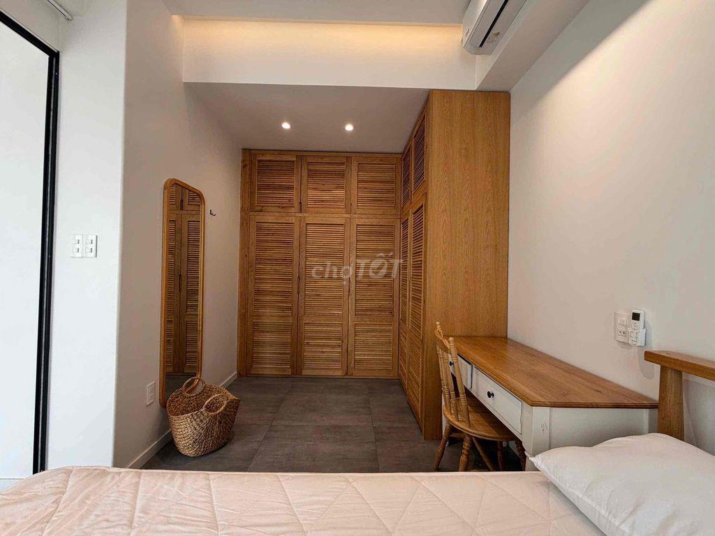 Căn Hộ Dịch Vụ Mới 100%,Full Nội Thất,Gần Vòng Xoay,Vincom,Viettel