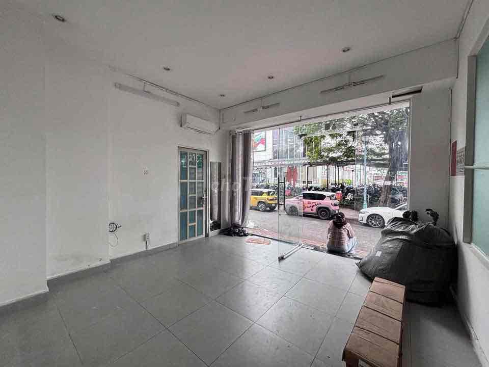MBKD đối diện Vincom Quận 7