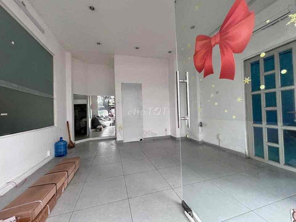 MBKD đối diện Vincom Quận 7