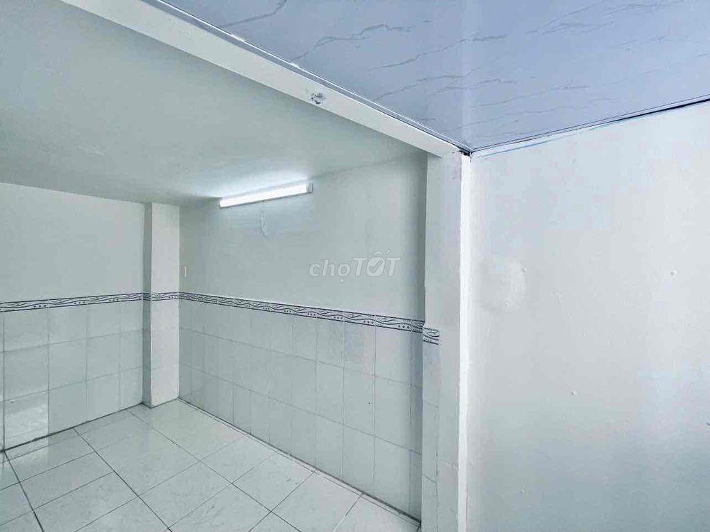 chính chủ bán nhà chợ Lý Thường Kiệt , gần ngã 5 chuồng chó
