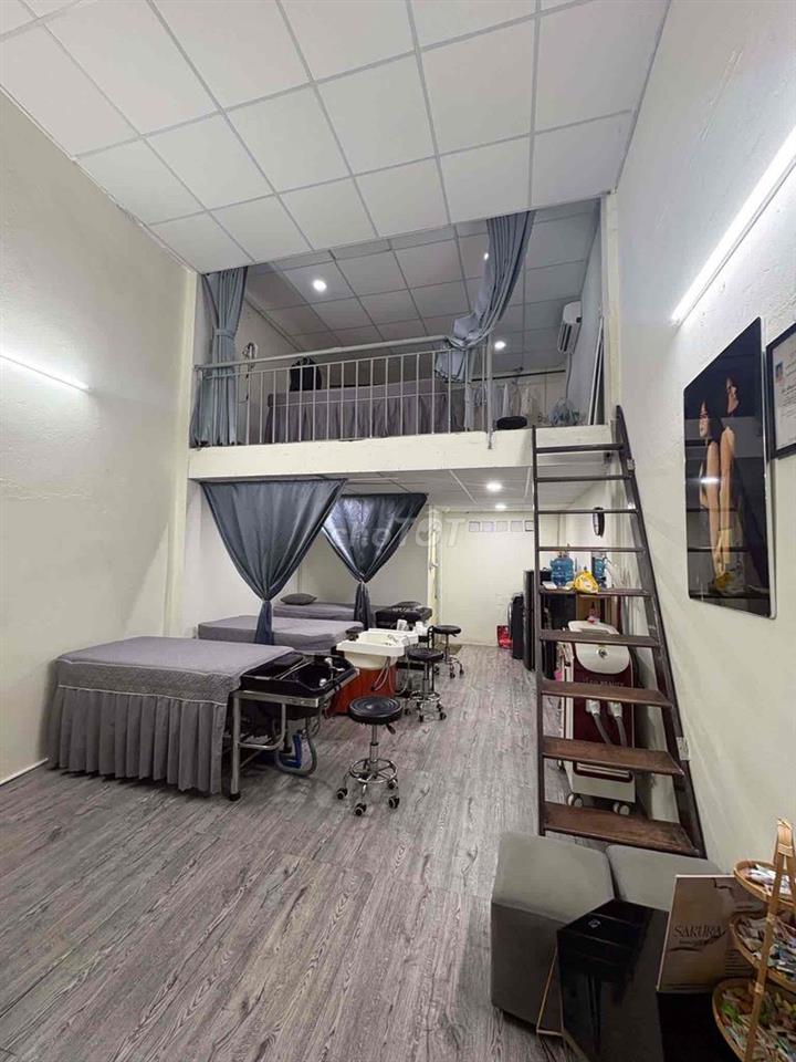 Nhượng lại phòng