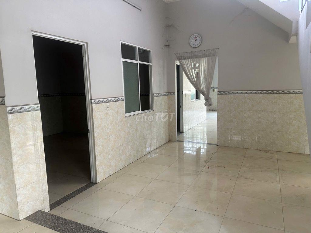 Bán gấp nhà mặt tiền đường 23, Bình Chánh 