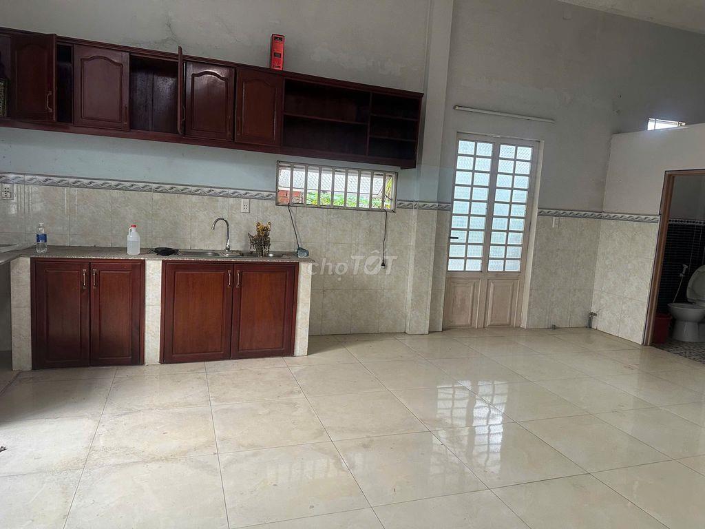 Bán gấp nhà mặt tiền đường 23, Bình Chánh 