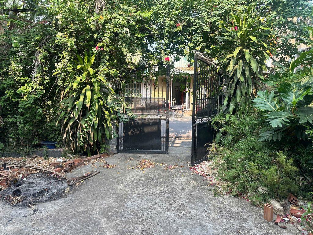 Bán gấp nhà mặt tiền đường 23, Bình Chánh 