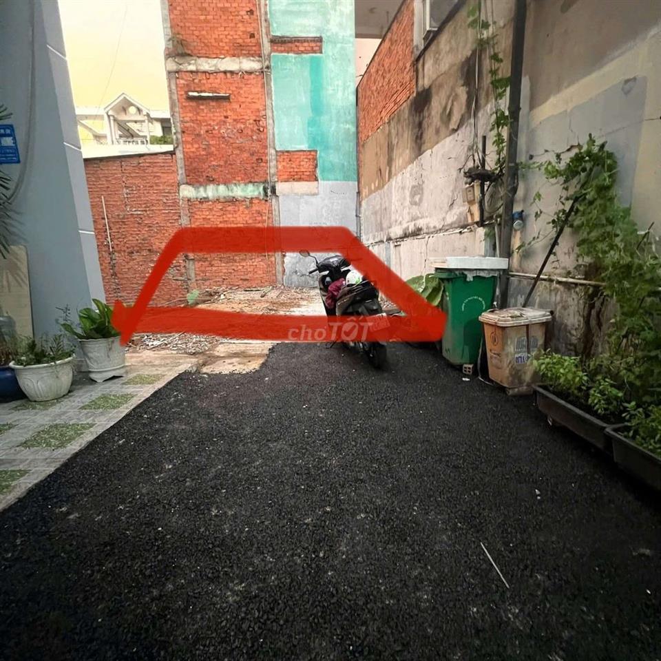 HH gửi dv dẫn dùm lô đất 42m2 đường số 8 p8