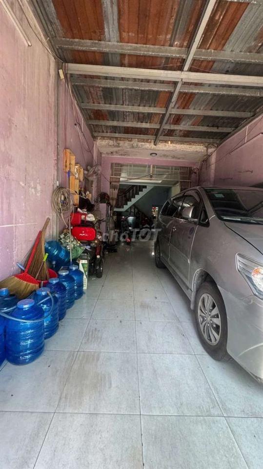 Nhà 1 xẹt ngắn ra mt Lê Văn Khương xe hơi đậu trong nhà 4x23m 1 lầu 