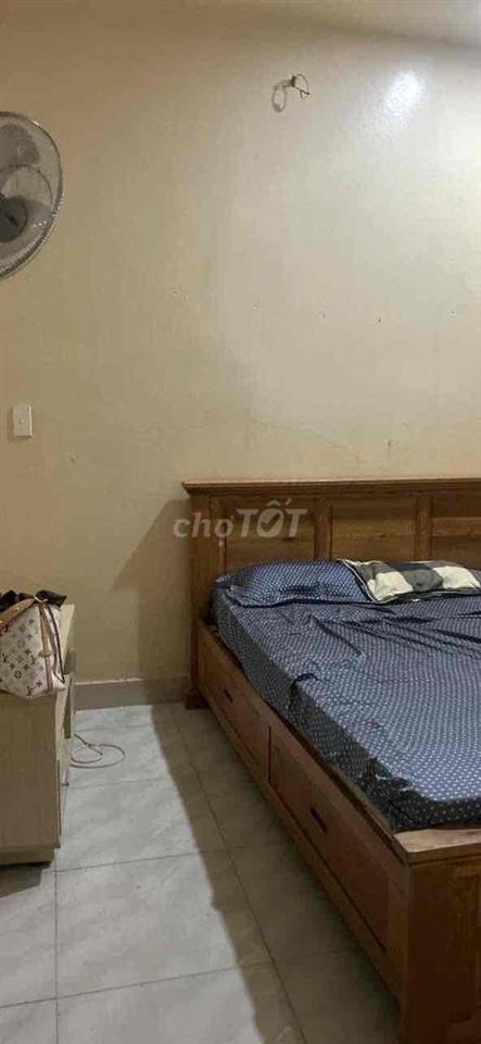 nhà 3phòng ngủ gần chợ Tân Định