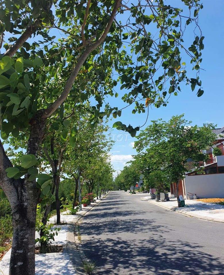 TÔI CHÍNH CHỦ BÁN ĐẤT VIEW KÊNH - ĐỐI DIỆN KHU VĂN PHÒNG CĐT FPT