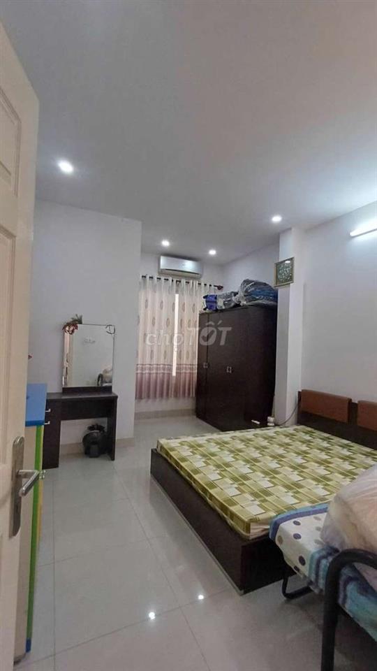 Nhà đẹp 4x18, 2 lầu , bầu cát tân bình 
