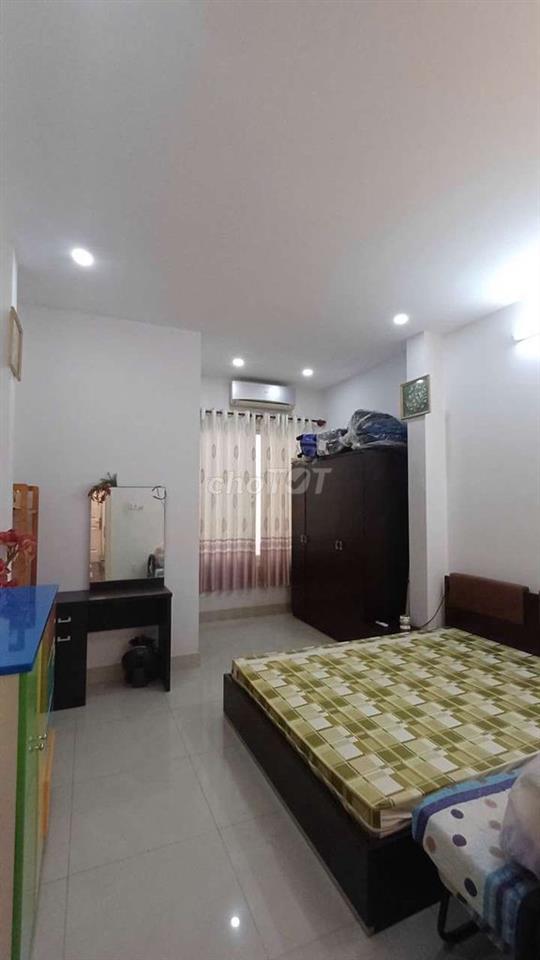 Nhà đẹp 4x18, 2 lầu , bầu cát tân bình 