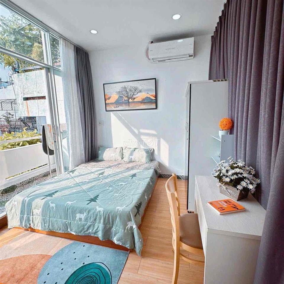 CĂN HỘ BAN CÔNG DIỆN TÍCH RỘNG GẦN HÀNG XANH