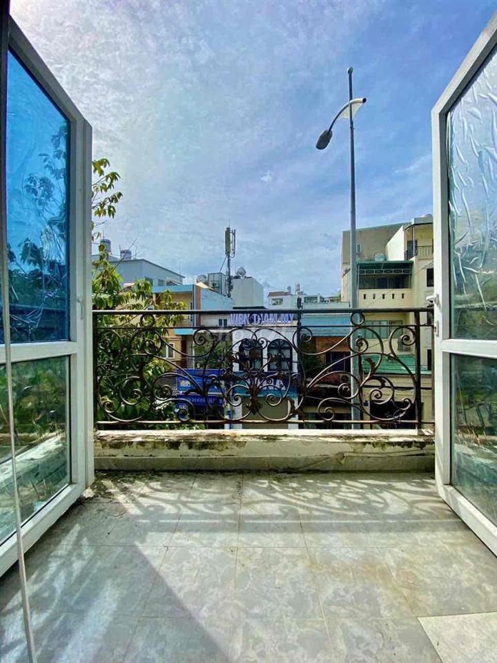 DUPLEX BAN CÔNG GẦN ĐẠI HỌC CÔNG NGHIỆP