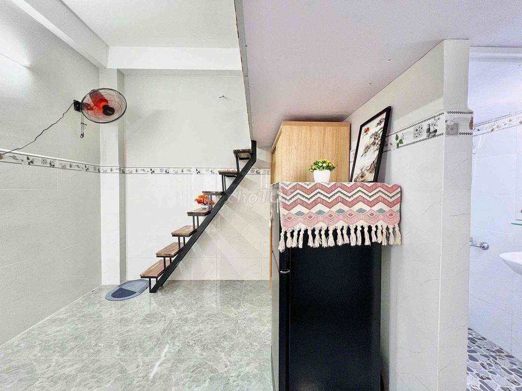 DUPLEX CỬA SỔ TRỜI NGAY DQH