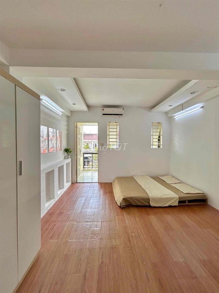 STUDIO BAN CÔNG RỘNG LOTTLE GV