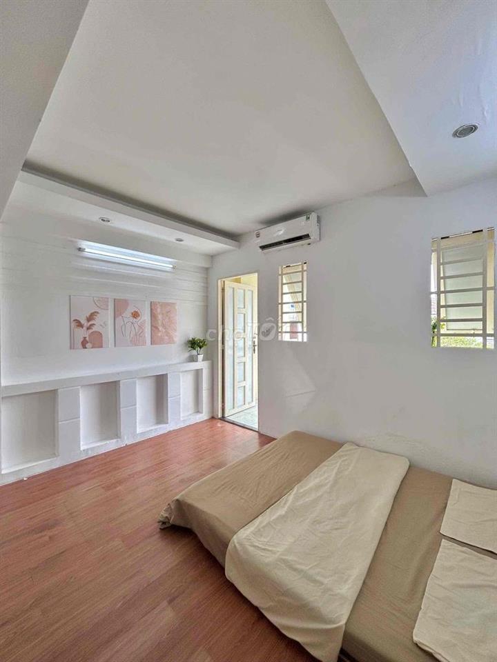 STUDIO BAN CÔNG RỘNG LOTTLE GV