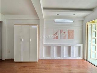 STUDIO BAN CÔNG RỘNG LOTTLE GV