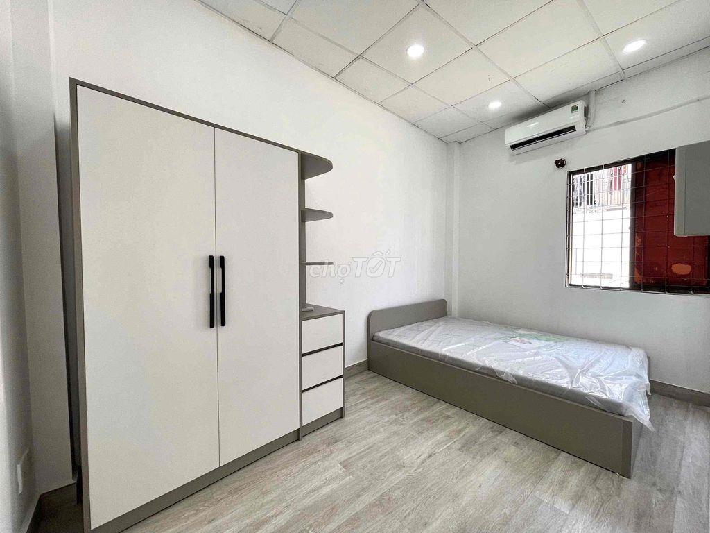1 PHÒNG NGỦ TÀH BẾP CỬA SỔ THOÁNG QUA Q1 GẦN