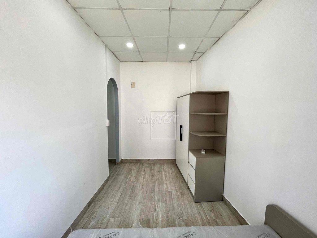 1 PHÒNG NGỦ TÀH BẾP CỬA SỔ THOÁNG QUA Q1 GẦN