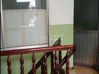 Nhà hẻm thông Phạm Văn Bạch 4x8m 1 lầu 1pn kín 1 hở có máy lạnh