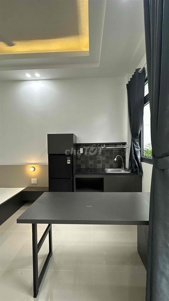 CĂN HỘ DỊCH VỤ FULL NỘI THẤT BAN CÔNG - 6Tr9 - 25m²