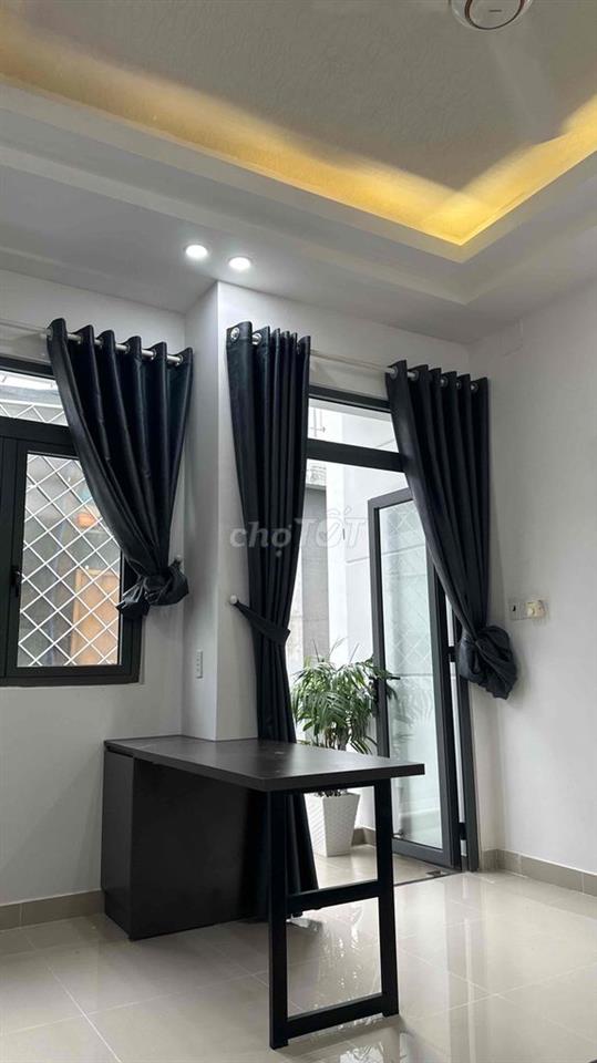 CĂN HỘ DỊCH VỤ FULL NỘI THẤT BAN CÔNG - 6Tr9 - 25m²