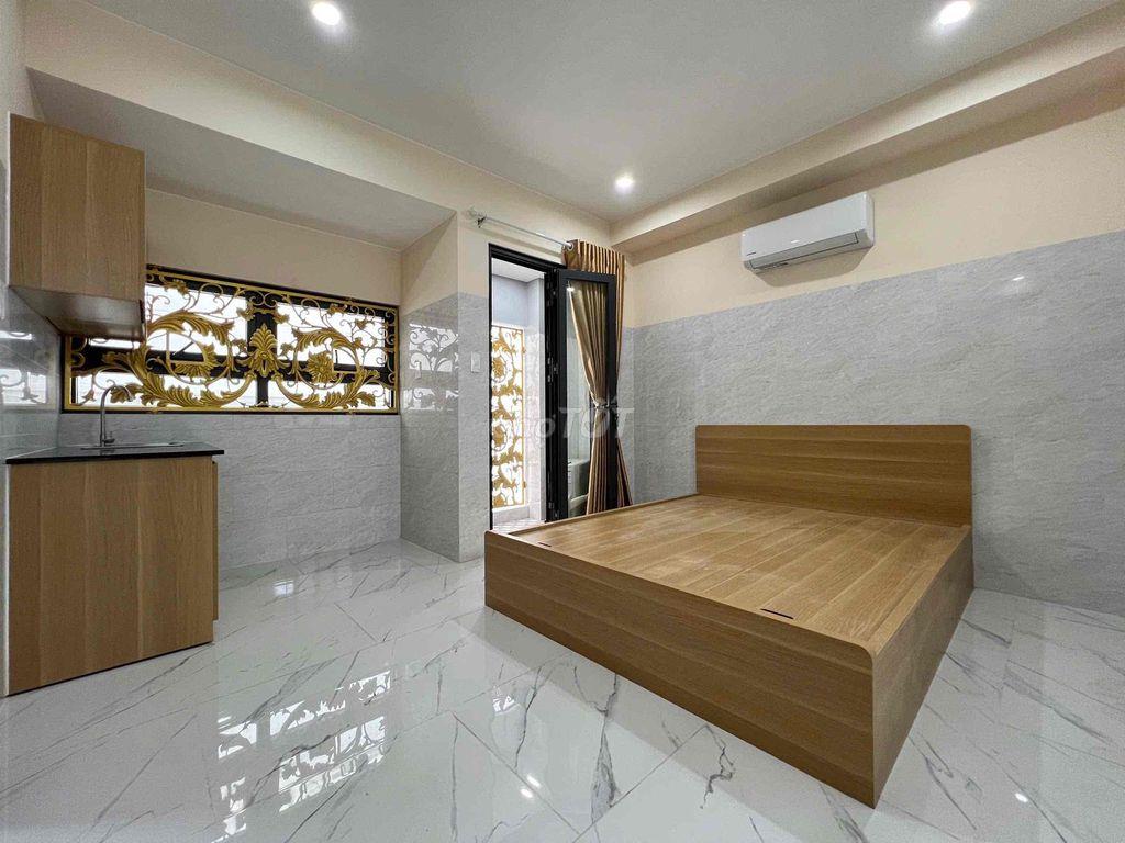 phòng ban công giá 4tr3