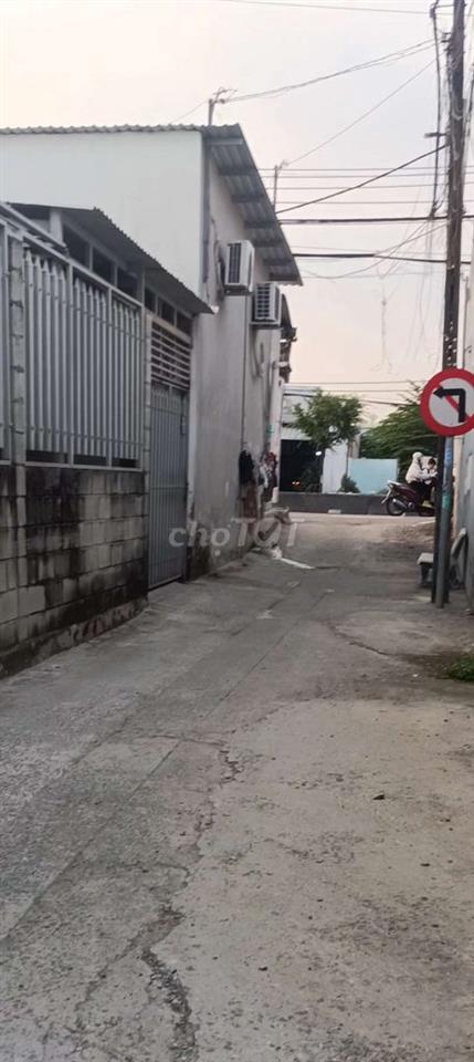 CHÍNH CHỦ cần bán! nhà gần trường học công viên, chợ 5p đi bộ