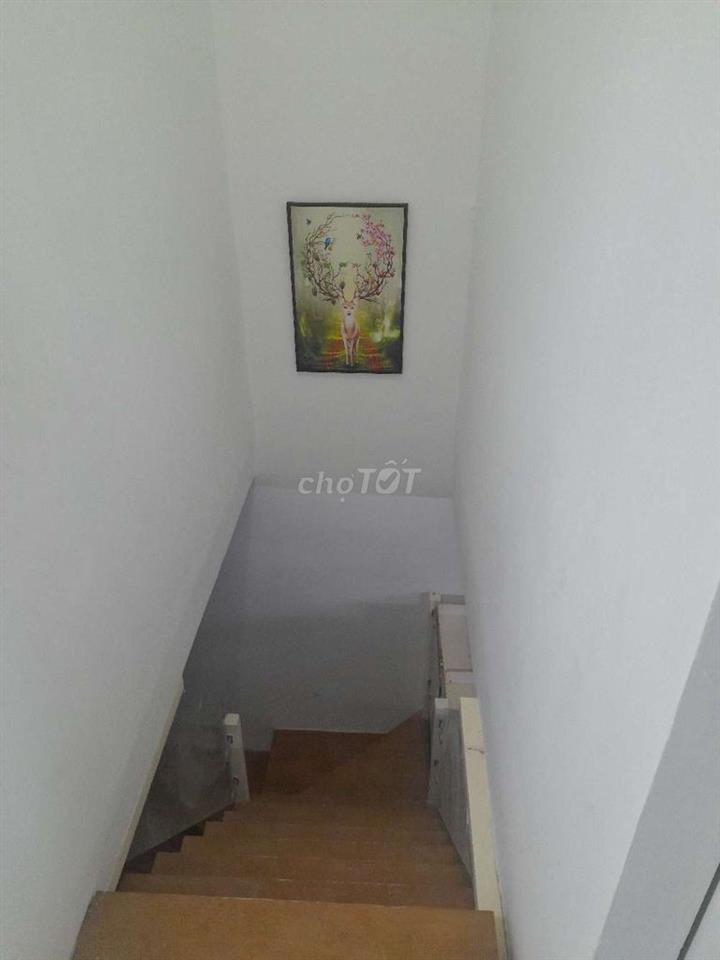 nhà Q1 1 trệt 1 lầu nội thất cb đầy đủ, mới sạch sẽ hẻm nhỏ